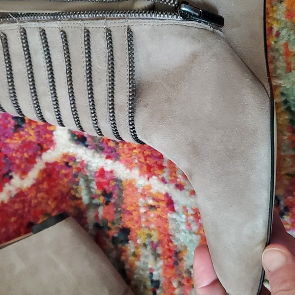 Enzo Angiolini wedge heel suede booties w/zipper details 🎉🙌🏻🌟host pick!!🌟🎉 - Picture 14 of 16